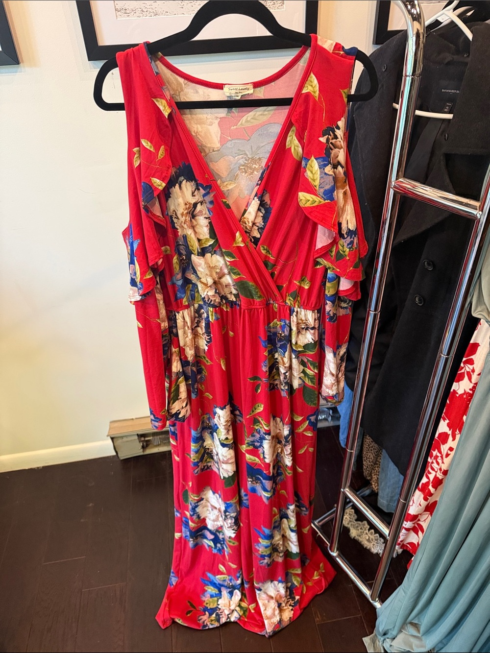 Red Floral Cold-Shoulder Maxi Dress with V-Neck